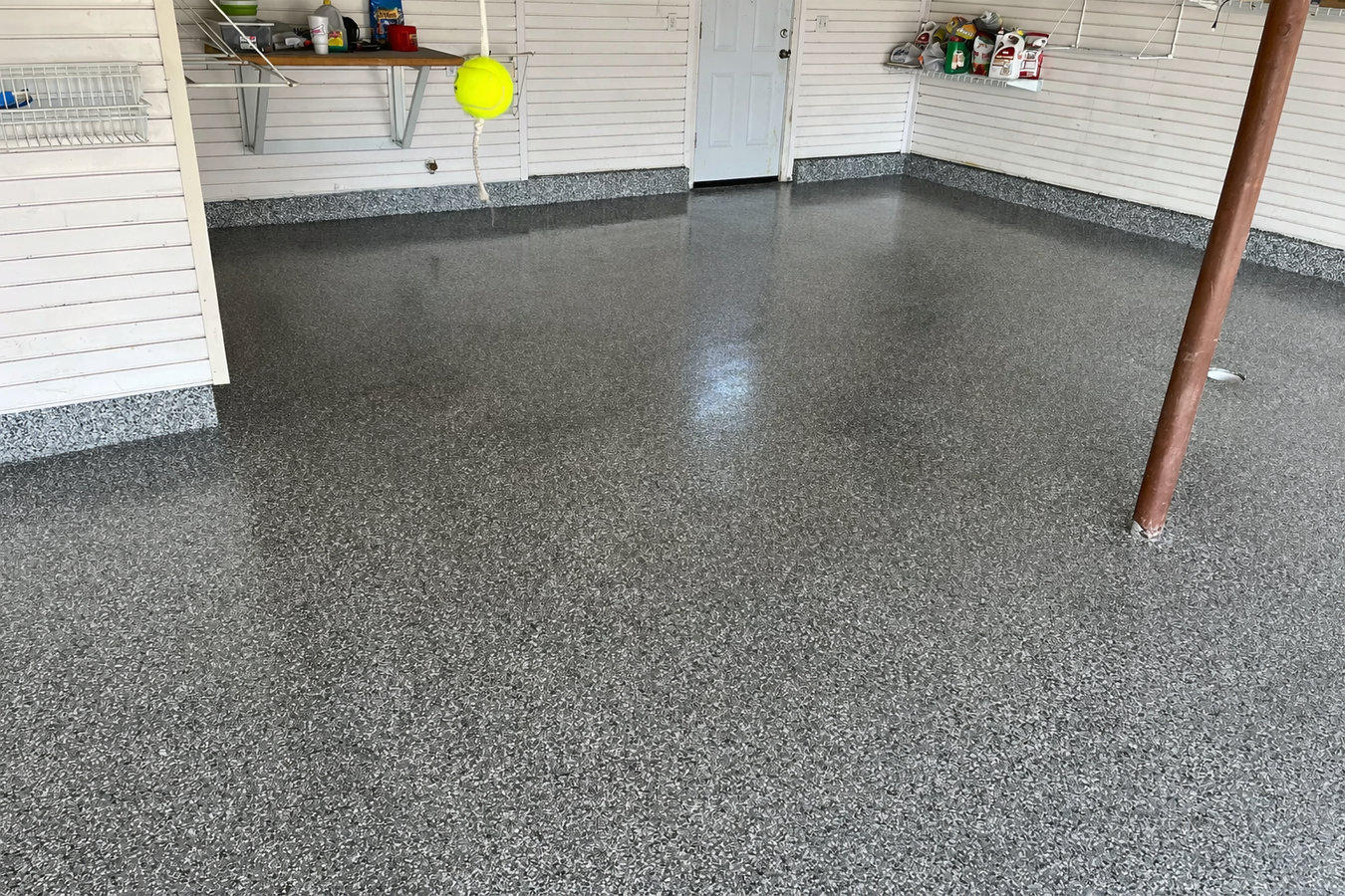 Garage floor concrete in Lakewood, WA